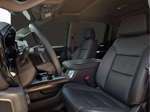 Used 2024 Chevrolet Silverado 1500 LT Trail Boss w/ LT Trail Boss Premium Package AWD/4WD image 13
