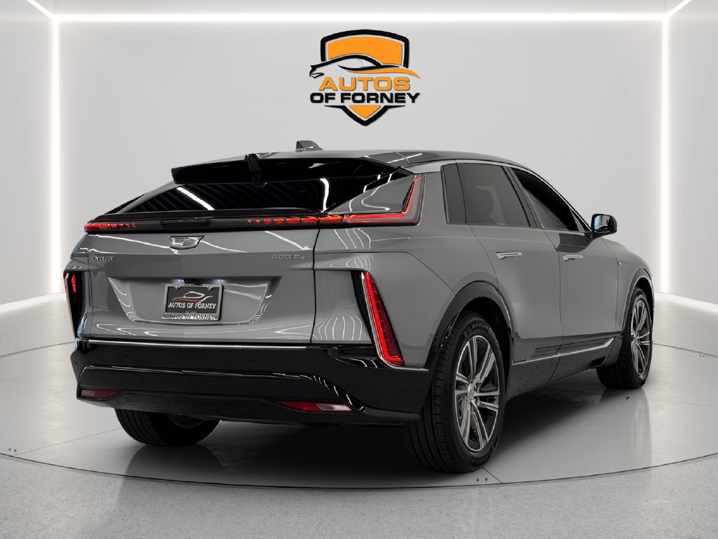 Used 2024 Cadillac Lyriq Luxury w/ LPO, Floor Liner Package AWD/4WD image 4