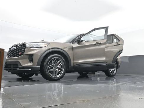 New 2026 Ford Explorer ST w/ Sun And Sound Package AWD/4WD image 36