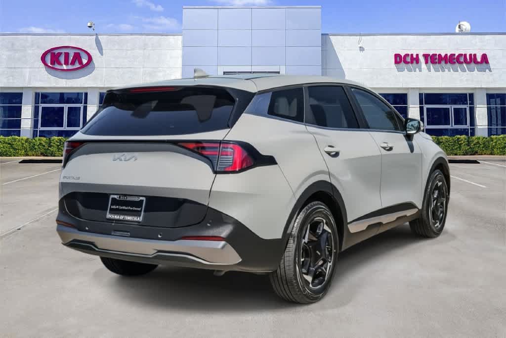 Used 2026 Kia Sportage EX FWD image 4