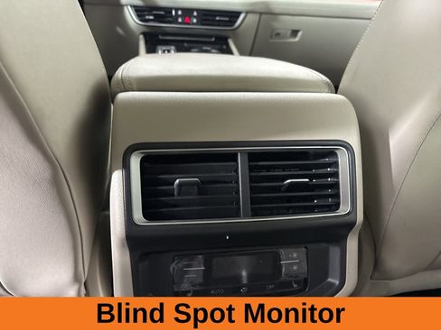 Used 2024 Volkswagen Atlas SEL Premium R-Line image 22