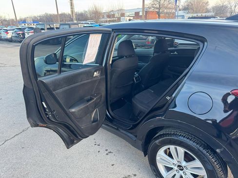 Used 2017 Kia Sportage LX AWD/4WD image 12