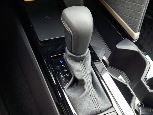 Used 2026 Toyota Camry XLE w/ Premium Package image 16