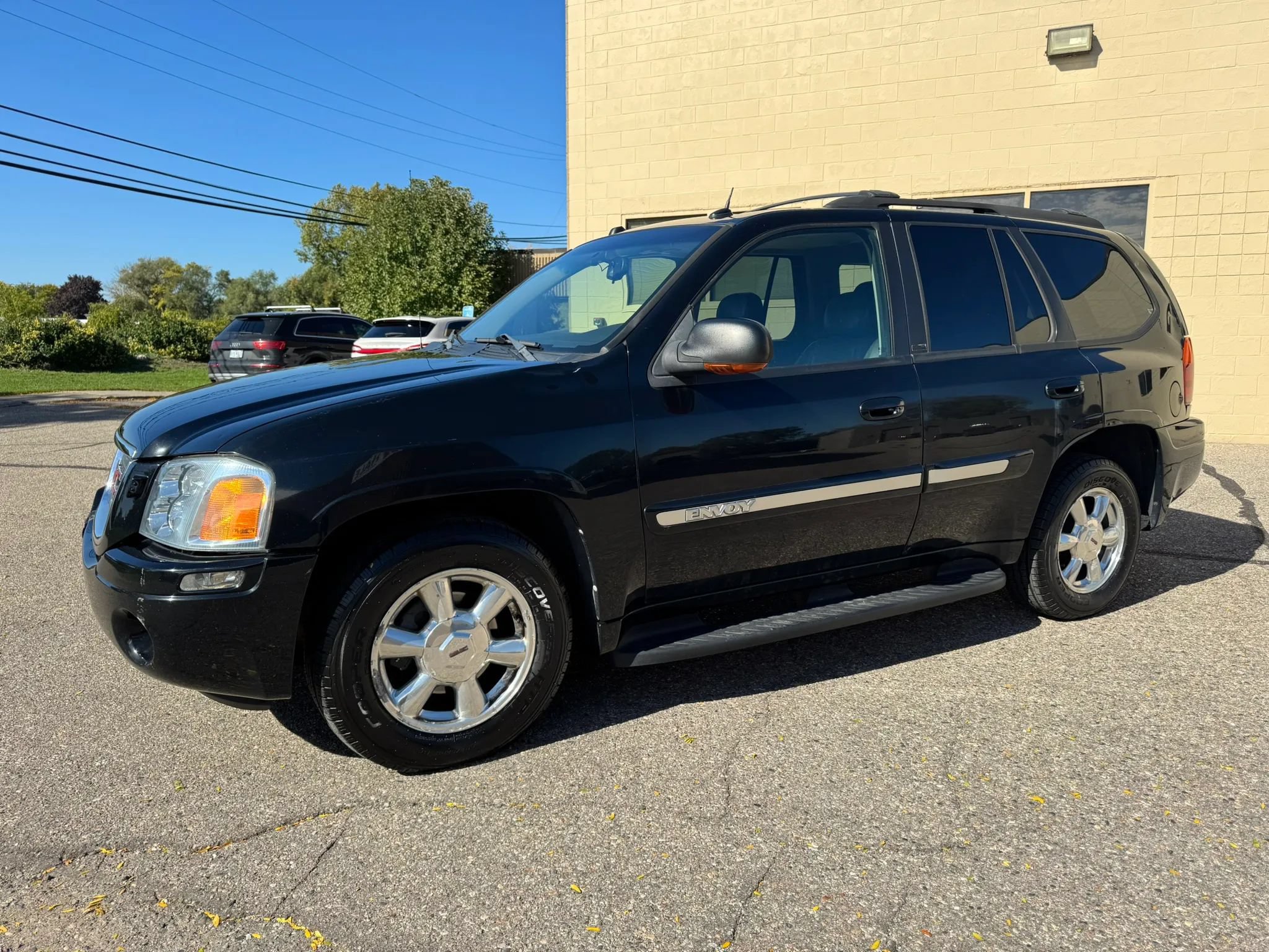 Used 2005 GMC Envoy SLT AWD/4WD image 4