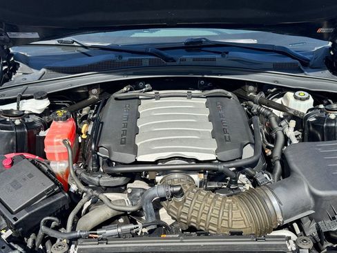 Used 2018 Chevrolet Camaro SS image 17