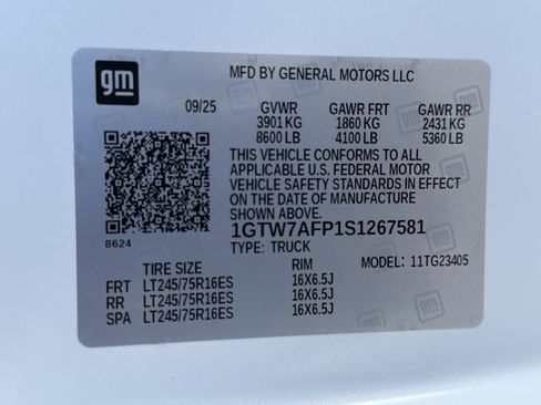 New 2025 GMC Savana 2500 w/ Driver Convenience Package image 33