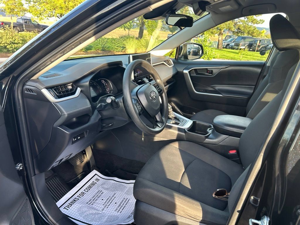 Used 2023 Toyota RAV4 LE AWD/4WD image 22