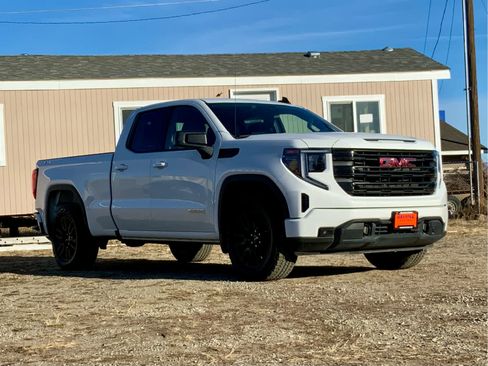 Used 2023 GMC Sierra 1500 Elevation image 9