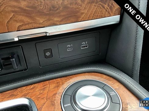 Used 2022 Nissan Armada SL w/ Captain's Chairs Package image 15