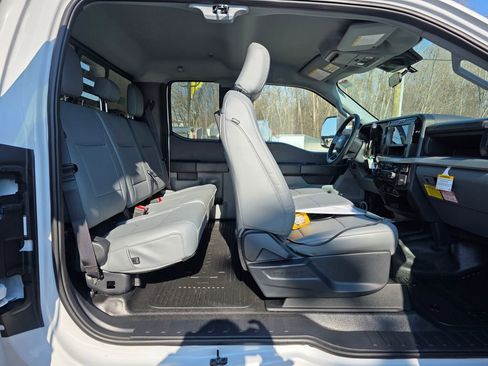 New 2026 Ford F450 XL w/ XL Chrome Package image 30