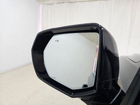 Used 2022 Chevrolet Tahoe LT w/ Luxury Package AWD/4WD image 15