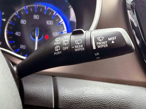 Certified 2021 Chrysler Voyager Lxi image 23