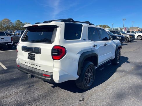 Used 2025 Toyota 4Runner SR5 image 17