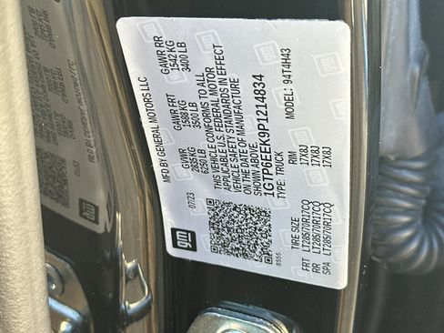 Used 2023 GMC Canyon AT4X w/ Edition 1 image 17