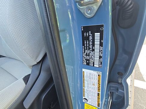 Used 2025 Toyota 4Runner SR5 AWD/4WD image 23
