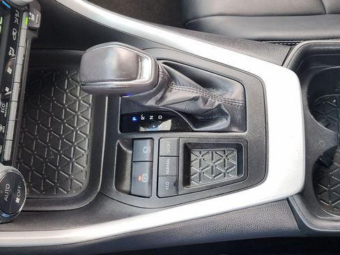 Used 2021 Toyota RAV4 XLE Premium image 23