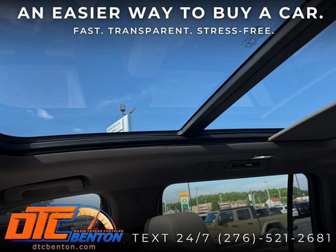 Used 2023 Chevrolet Suburban Z71 w/ Luxury Package AWD/4WD image 27