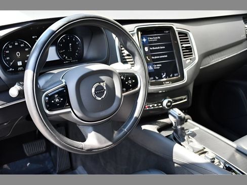 Used 2020 Volvo XC90 T6 Momentum AWD/4WD image 12