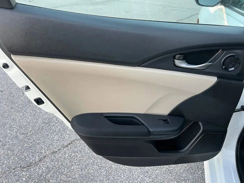 Used 2018 Honda Civic EX image 19