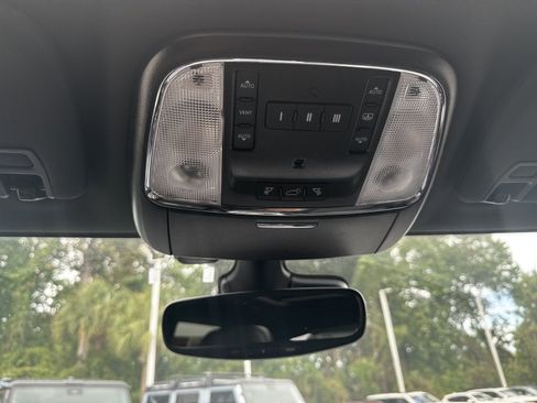 Used 2020 Jeep Grand Cherokee High Altitude AWD/4WD image 23