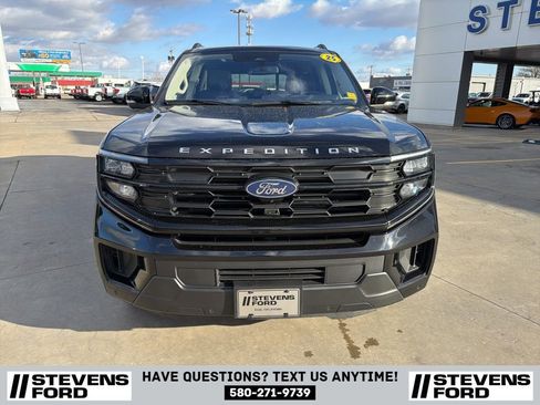 Used 2025 Ford Expedition Max Active AWD/4WD image 4