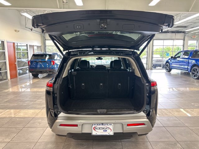 Used 2023 Nissan Pathfinder SL AWD/4WD image 28