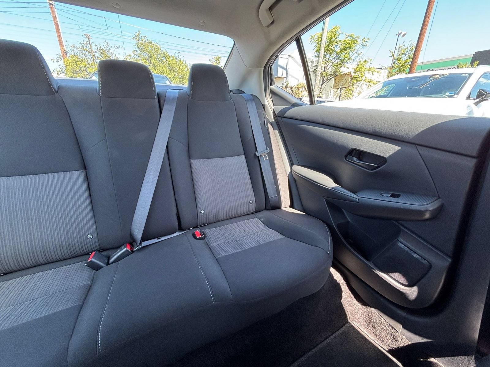 Used 2025 Nissan Sentra SV FWD image 34