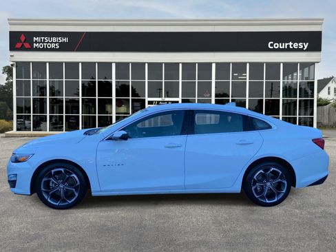 Used 2023 Chevrolet Malibu LT image 2
