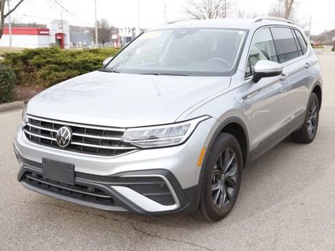 Used 2023 Volkswagen Tiguan SE image 6