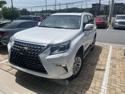 Used 2022 Lexus GX 460 Premium w/ Premium Package AWD/4WD image 3