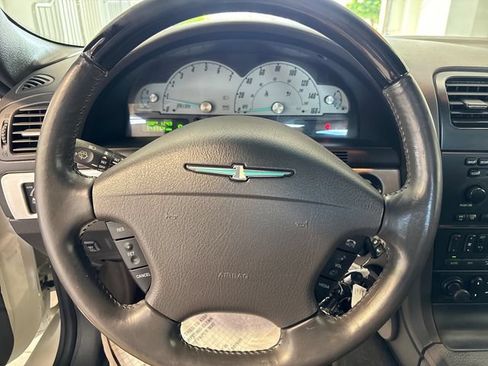 Used 2002 Ford Thunderbird RWD image 8