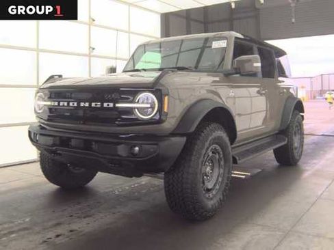 Used 2025 Ford Bronco Outer Banks w/ Sasquatch Package image 1