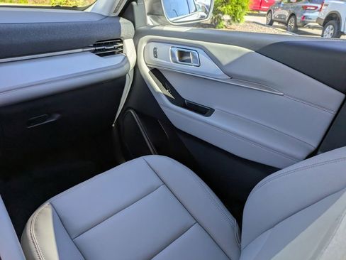 New 2026 Ford Explorer Active w/ Active Comfort Package image 21