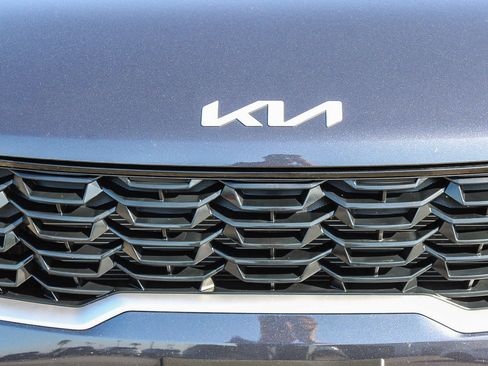 Used 2026 Kia Sorento LX FWD image 5