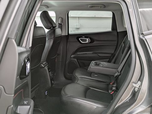 Used 2022 Jeep Compass Trailhawk AWD/4WD image 9