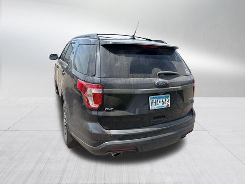 Used 2018 Ford Explorer XLT w/ XLT Appearance Package AWD/4WD image 6