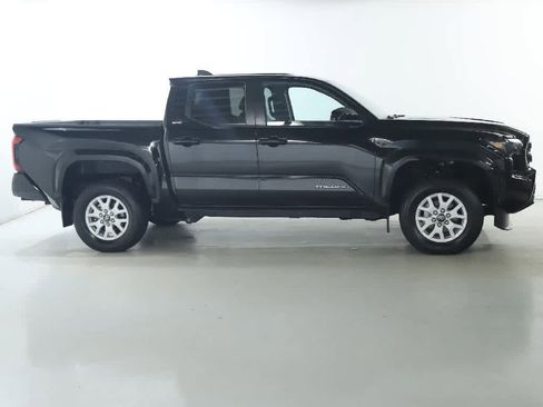 Certified 2024 Toyota Tacoma SR5 image 11