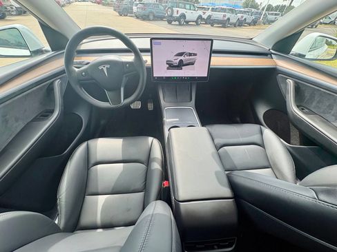 Used 2024 Tesla Model Y Performance AWD/4WD image 7