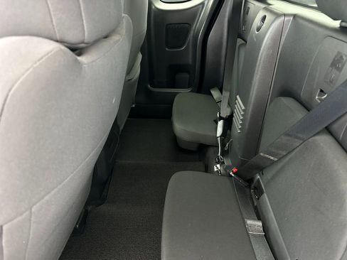 Used 2023 Nissan Frontier S image 11