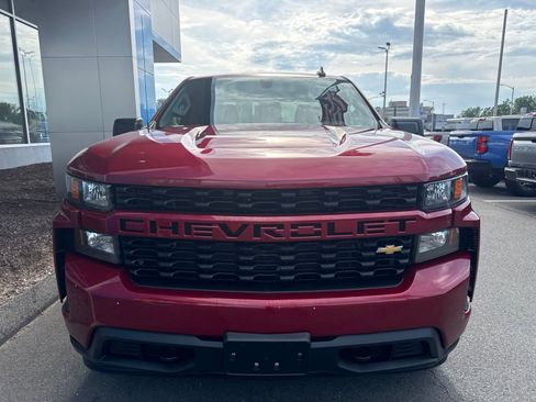 Used 2019 Chevrolet Silverado 1500 Custom w/ Custom Value Package AWD/4WD image 3