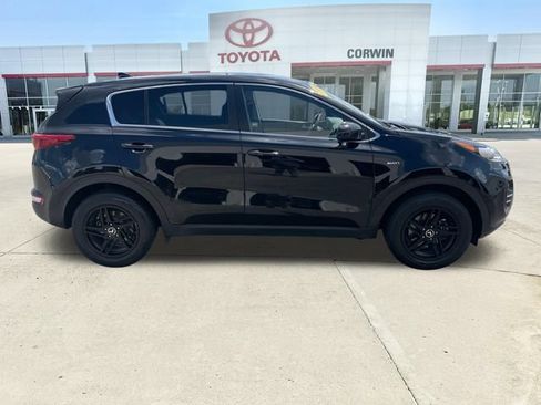 Used 2019 Kia Sportage LX AWD/4WD image 6