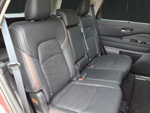 Used 2025 Nissan Pathfinder Platinum w/ Cargo Package FWD image 17