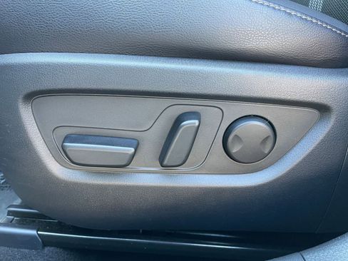 Used 2025 MAZDA CX-50 AWD 2.5 S w/ Premium Package image 23