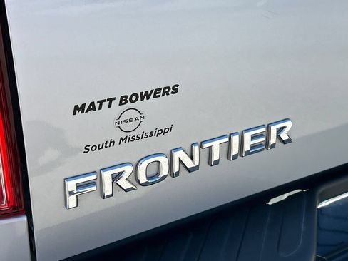 Used 2021 Nissan Frontier SV w/ SV Utility Package RWD image 5