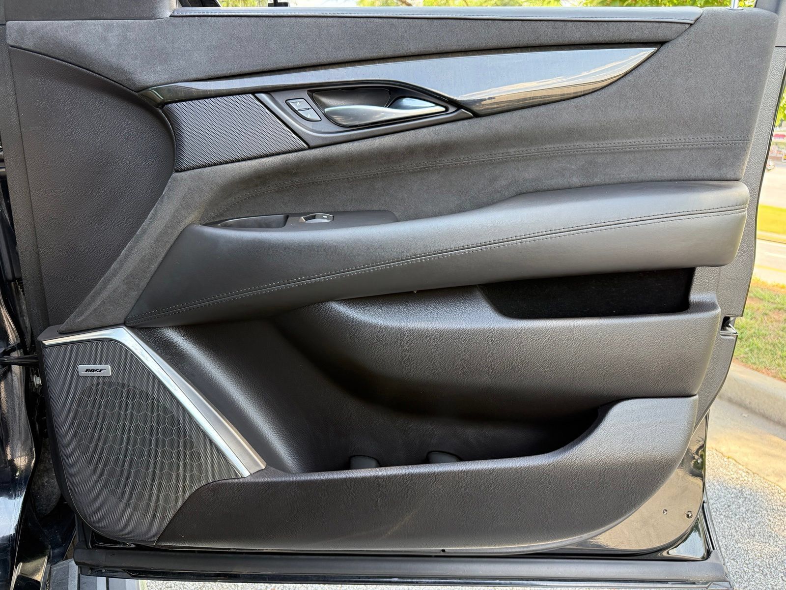 Used 2019 Cadillac Escalade Platinum RWD image 47