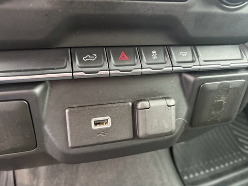 Used 2020 Chevrolet Silverado 1500 Custom w/ Custom Value Package image 22