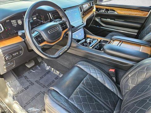 Used 2022 Jeep Grand Wagoneer Series III image 8