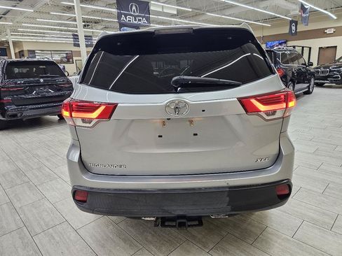 Used 2019 Toyota Highlander XLE FWD image 7