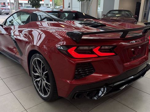 Used 2026 Chevrolet Corvette Stingray Preferred Conv w/ Z51 Performance Package RWD image 17