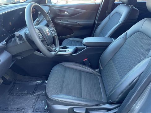 Used 2025 Buick Envista Preferred image 25